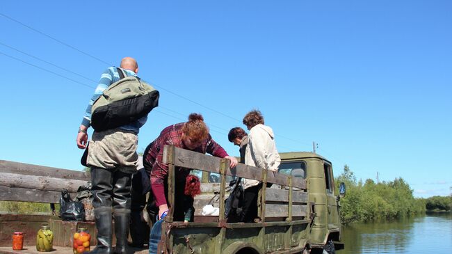 Спасатели оказывают помощь населению в поселке Хорпинский г. Комсомольск-на-Амуре