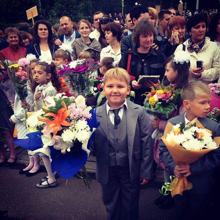 Торжественная линейка в школе