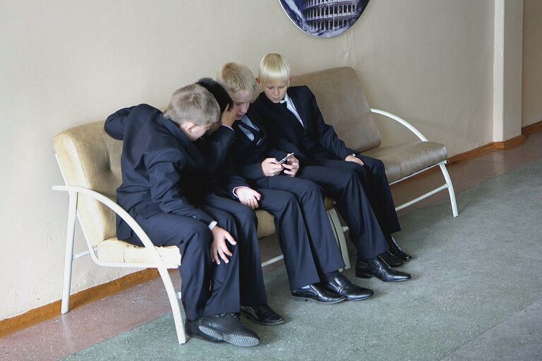 Дети в гимназии №11 Новосибирска Дети в гимназии №11 Новосибирска