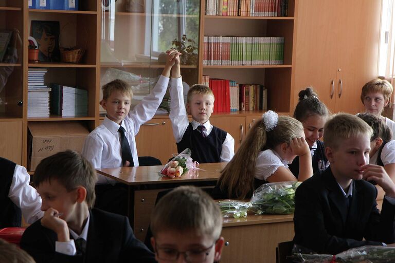 Дети в гимназии №11 Новосибирска Дети в гимназии №11 Новосибирска