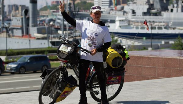 Польский марафонец на велосипеде приехал из Лиссабона во Владивосток