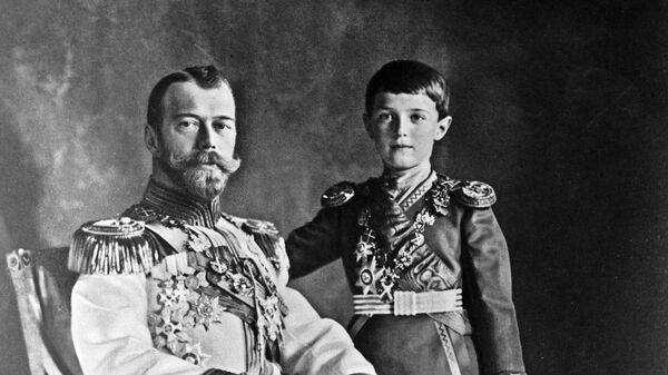 Российский император Николай II с наследником Алексеем