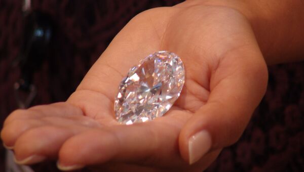 Самый крупный в мире бриллиант, когда-либо выставлявшийся на торги, который весит 118,28 карата