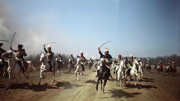 Эпизод атаки русской конницы французских войск из кинофильма Война и мир