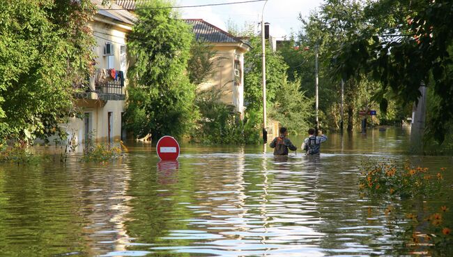 Затопленная улица в Хабаровске, 6 сентября