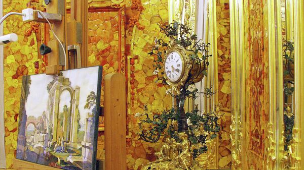 Восстановленная часть Янтарной комнаты в Екатерининском дворце, архивное фото