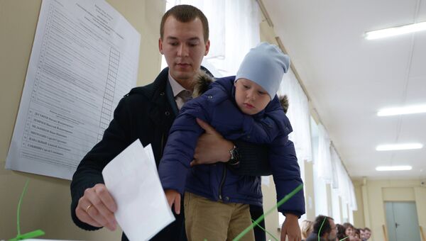 Голосование кандидата в мэры Москвы от ЛДПР Михаила Дегтярева.