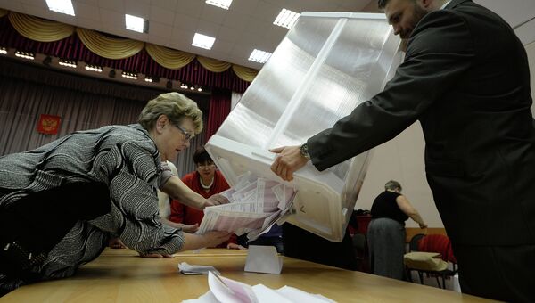 Подсчет голосов на выборах в Единый день голосования. Архивное фото