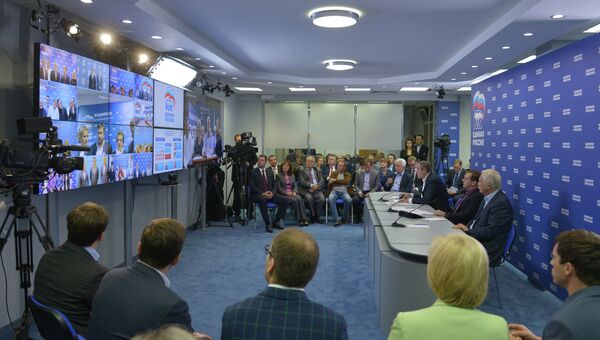 Д.Медведев в штабе партии Единая Россия