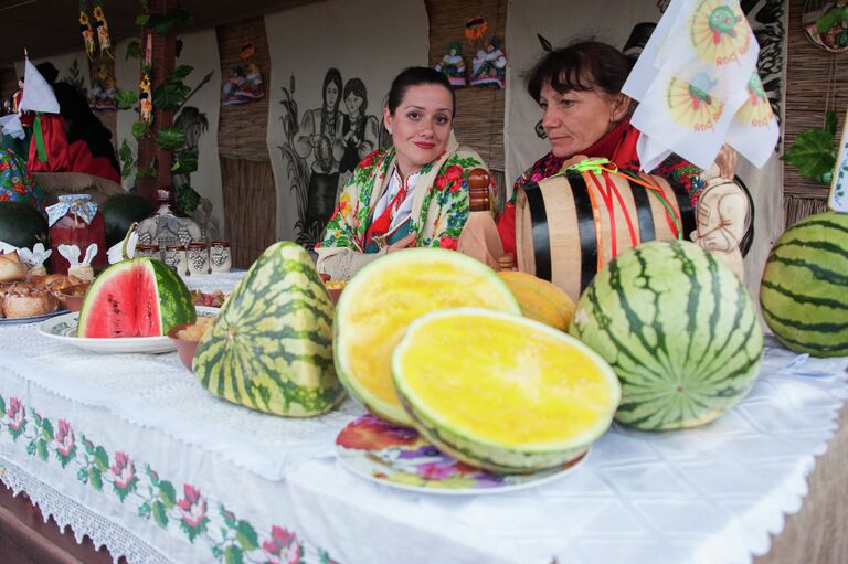 Казачий фестиваль Легенды Тамани прошел в Кубанской Атамани