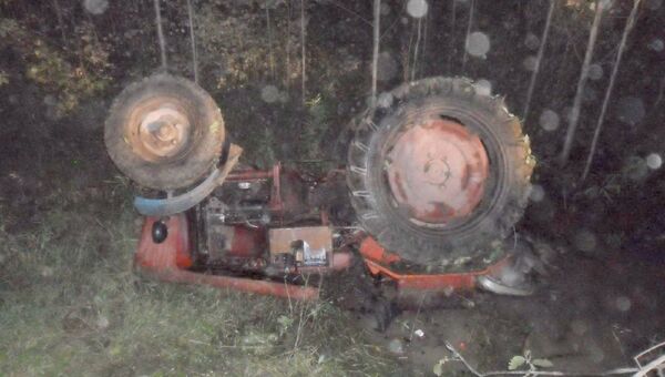 Трактор Т-25 опрокинулся в Бакчарском районе Томской области, водитель погиб на месте