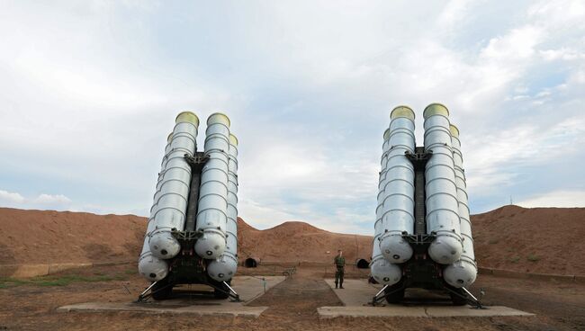 Зенитные ракетные системы С-400 Триумф. Архивное фото.