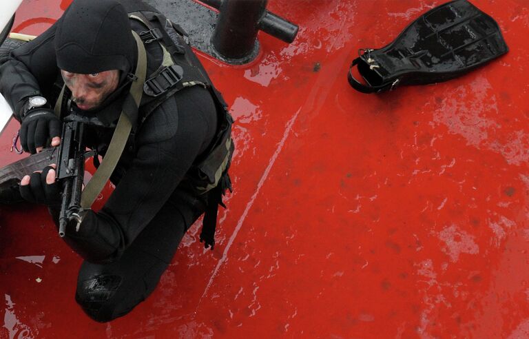 Показательные учения морских пограничников в Приморье Показательные учения морских пограничников в Приморье