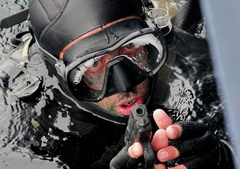 Показательные учения морских пограничников в Приморье Показательные учения морских пограничников в Приморье