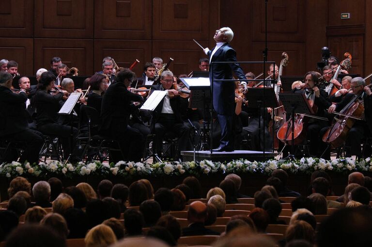 Владимир Спиваков с Новосибирским академическим симфоническим оркестром. Фото с места события