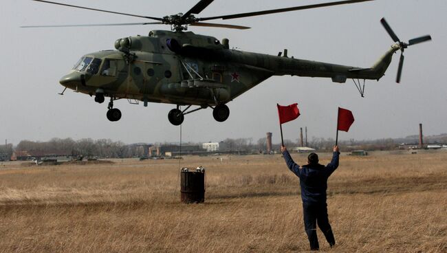 Транспортный вертолет Ми-8. Архив