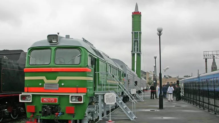 Боевой железнодорожный ракетный комплекс Боевой железнодорожный ракетный комплекс