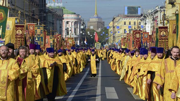 Празднование 300-летия Александро-Невской лавры в Санкт-Петербурге. Фото с места события