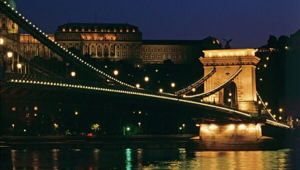 Мост Сечени, цепной мост - подвесной мост через реку Дунай в Будапеште