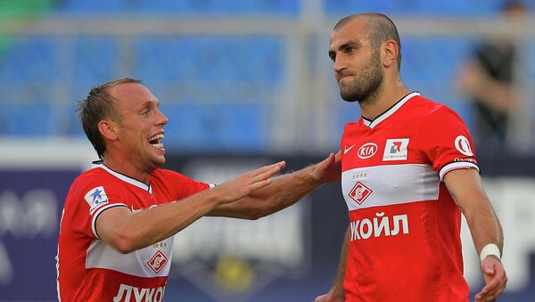 Игроки Спартака Денис Глушаков (слева) и Юра Мовсисян. Архивное фото