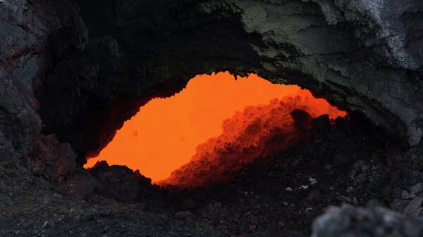 Вулканическая лава. Архивное фото