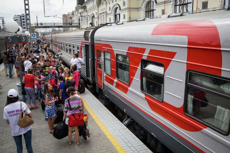 Владивосток: тепло Океана для ребят с затопленных берегов Амура