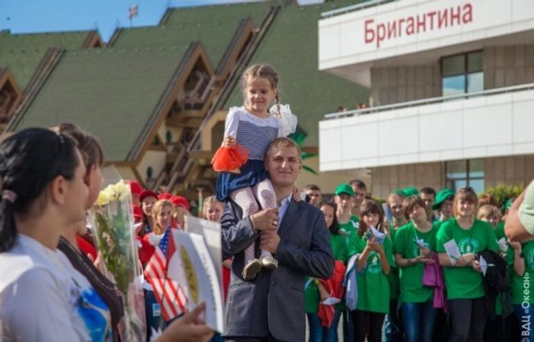 Владивосток: тепло Океана для ребят с затопленных берегов Амура