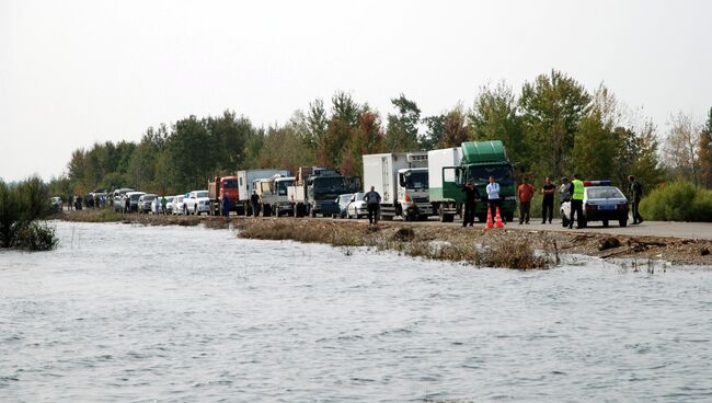 Автодорога Хабаровск-Комсомольск-на-Амуре во время паводка