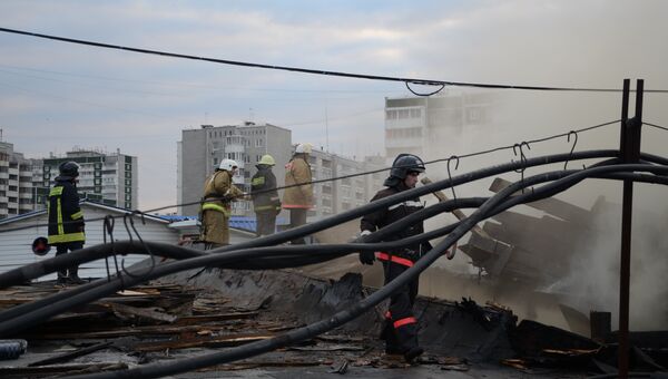 Пожар на Уральском заводе гражданской авиации в Екатеринбурге. Фото с места события