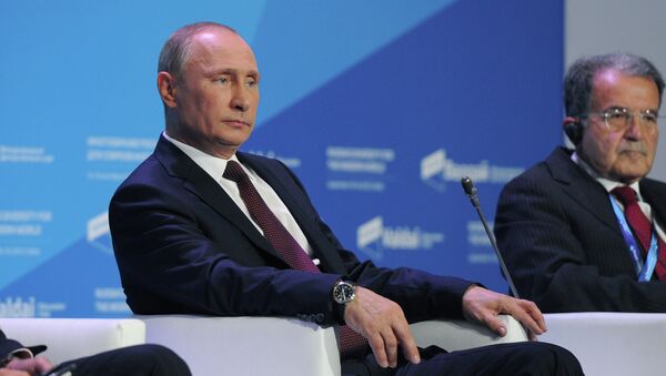 В. Путин на заседании дискуссионного клуба Валдай, фото с места событий