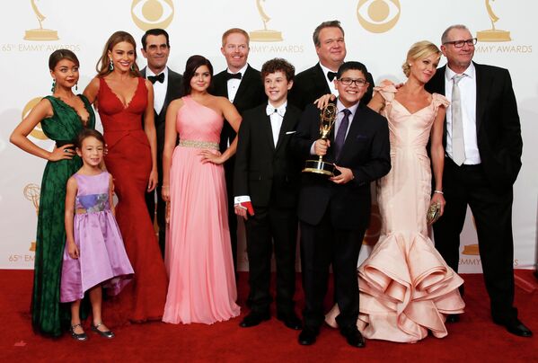 Актеры из сериала Американская семейка (Modern Family) на церемонии вручения 65-й премии Эмми