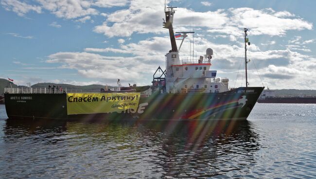 Судно Greenpeace Арктик Санрайз, архивное фото