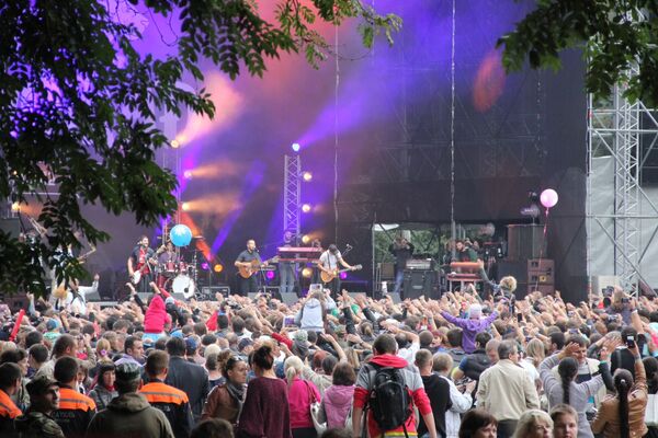 Группа Muyayo Rif на музыкальном фестивале WOMAD Группа Muyayo Rif на музыкальном фестивале WOMAD