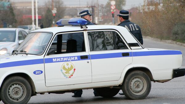 Сотрудники Дорожно-патрульной службы на месте происшествия в Дагестане. Архивное фото