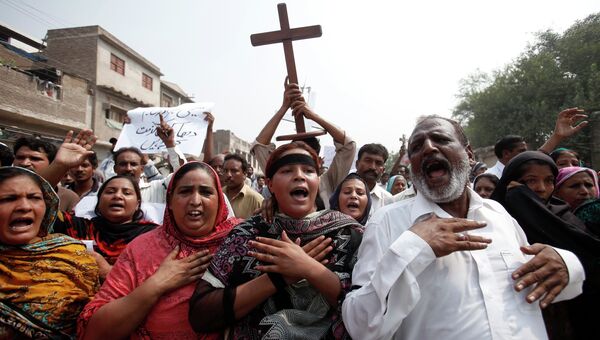 Члены христианской общины Пакистана на акции протеста
