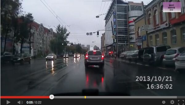 Видео ДТП в Нижнем Новгороде Порше Каен с YouTube