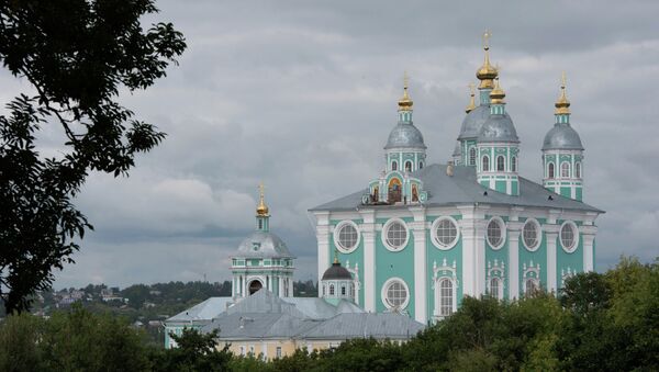 Вид на Успенский собор в Смоленске. Архивное фото