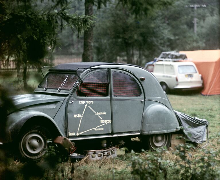 Автомобиль марки Citroen 2CV6 (Ситроен)