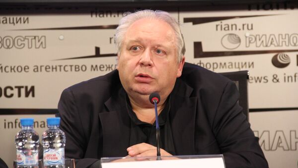 Дирижер Александр Титов на пресс-конференции в РИА Новости Санкт-Петербург 25 сентября. Архивное фото