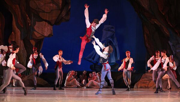 Сцена из балета Корсар национального оперного театра Украины