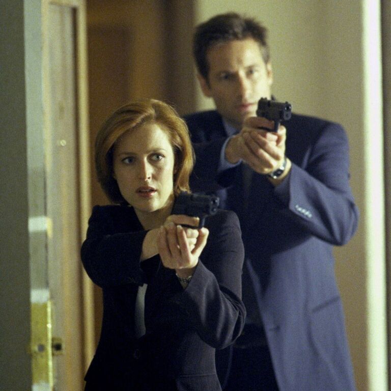 Кадр из телесериала Секретные материалы