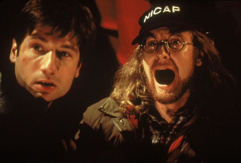 Кадр из телесериала Секретные материалы