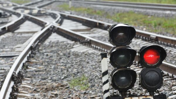 Железнодорожный светофор, архивное фото