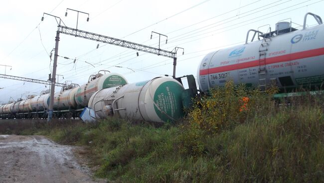 Сход с рельсов цистерн с пропаном в городе Буе Костромской области