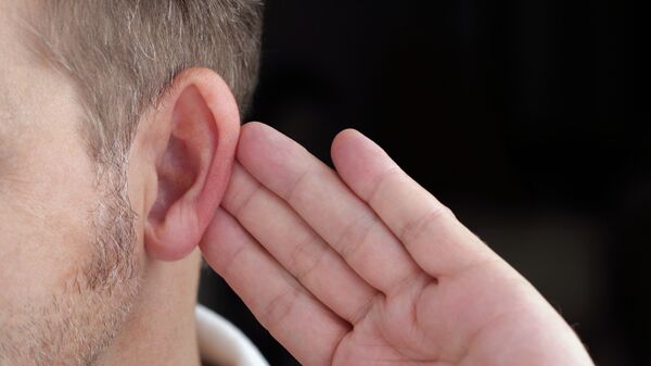 Глухой мужчина