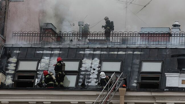 Пожар на Караванной улице в центре Петербурга. Фото с места события