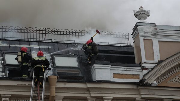 Пожар на Караванной улице в центре Петербурга. Фото с места события
