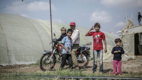Сирийско-ливанская граница и жизнь в Латакии, архивное фото