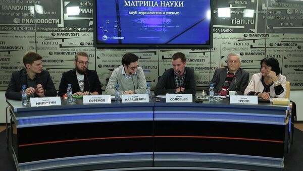 Заседание клуба Матрица науки в петербургском медиацентре РИА Новости