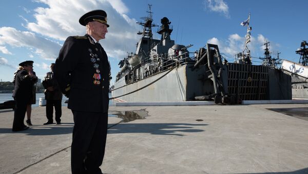 Ветеранов проводили из Владивостока в Поход памяти на корабле ТОФ. Фото с места события